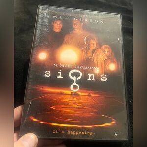 Signs Mel Gibson Signs DVD movie